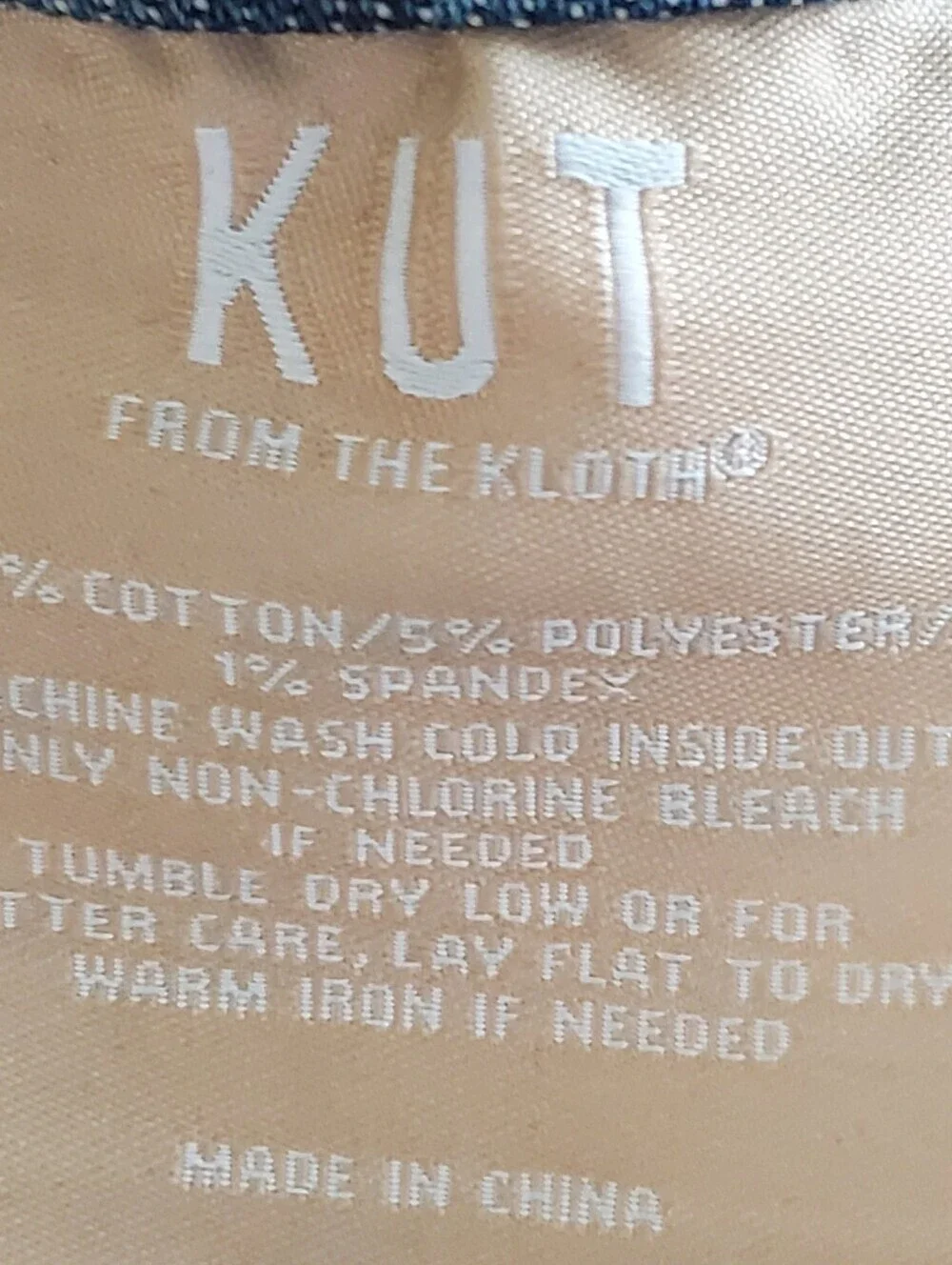 KUT FROM THE KLOTH 16P. RACHAEL FAB AB MOM JEAN. DENIM Crop Ankle
